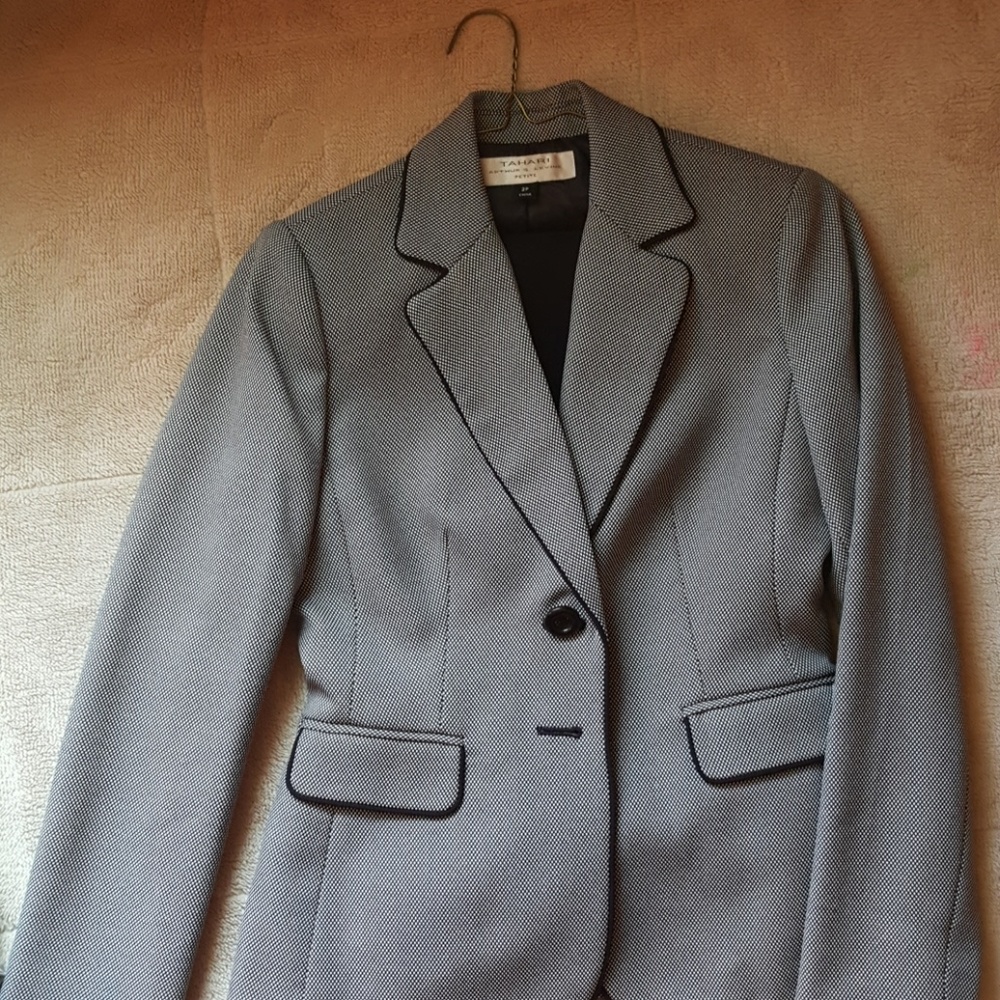 Back to work sale! Timeless Tahari Suit Jacket